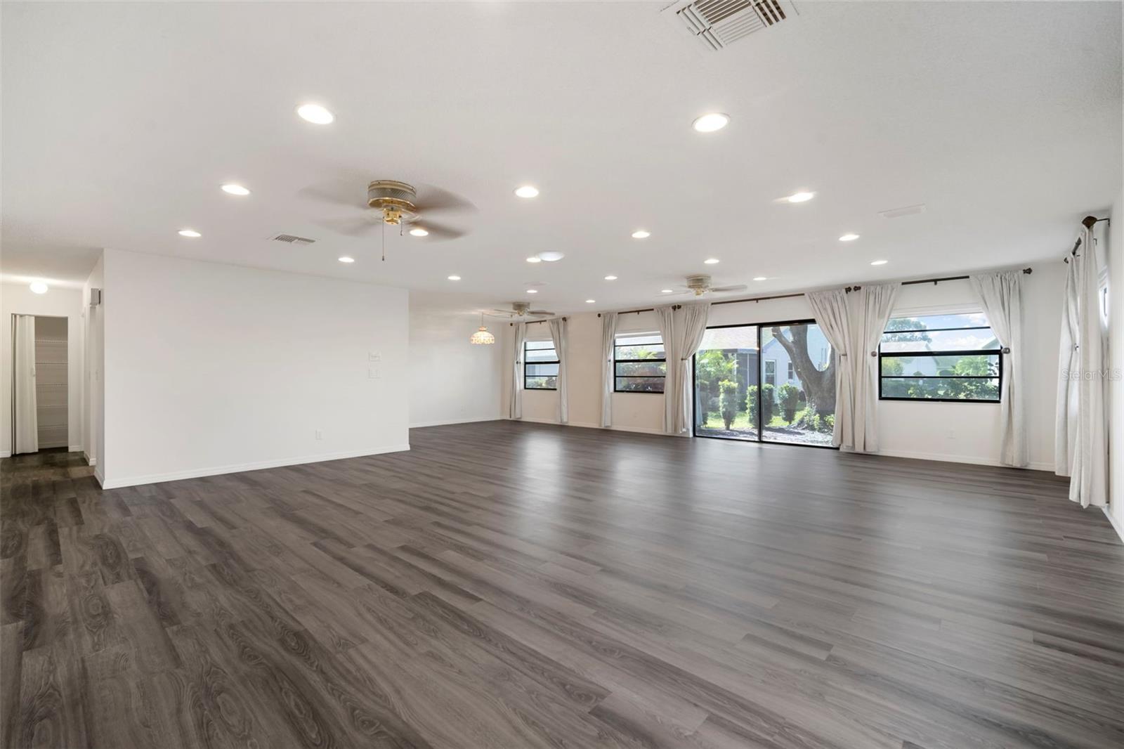 IDLEWOOD CONDO PH 2 - Residential