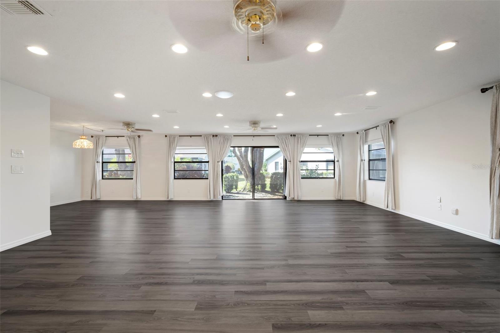 IDLEWOOD CONDO PH 2 - Residential