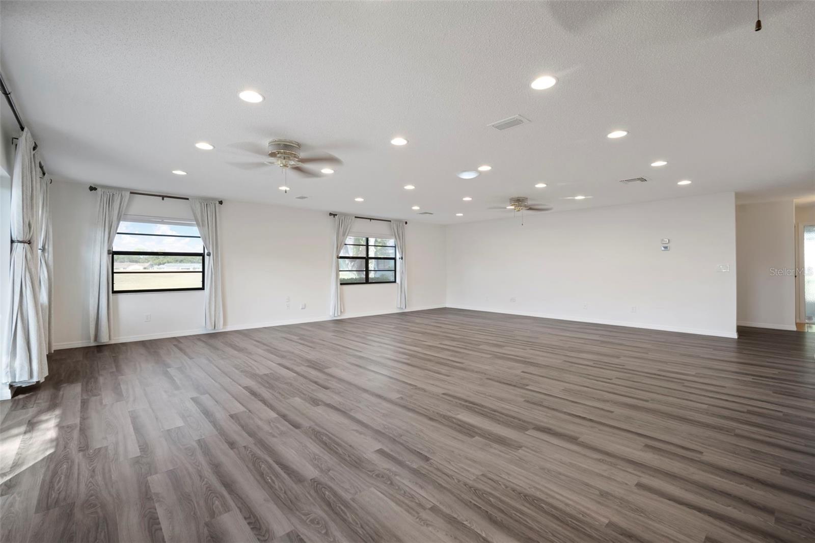 IDLEWOOD CONDO PH 2 - Residential