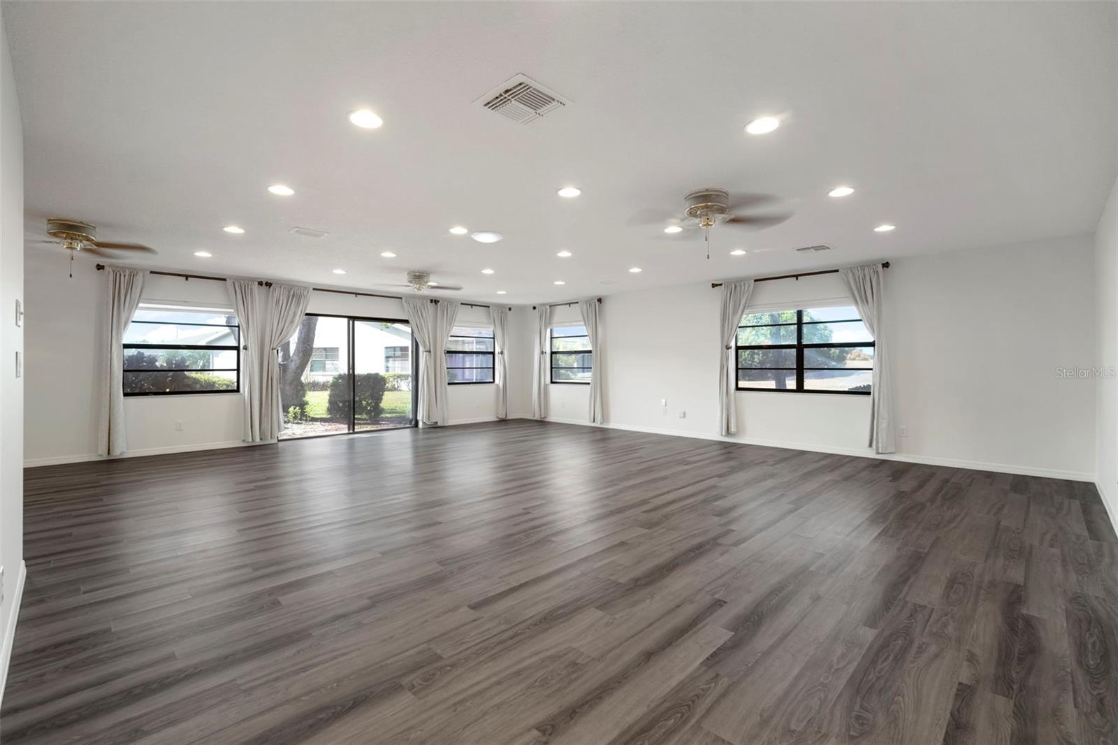 IDLEWOOD CONDO PH 2 - Residential