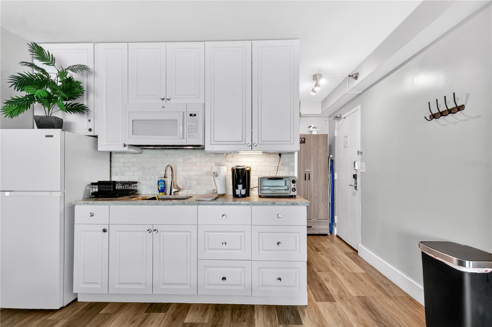 OCEANSIDE INN, A CONDO - Residential