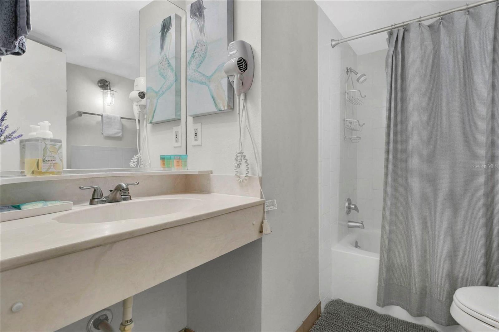 OCEANSIDE INN, A CONDO - Residential