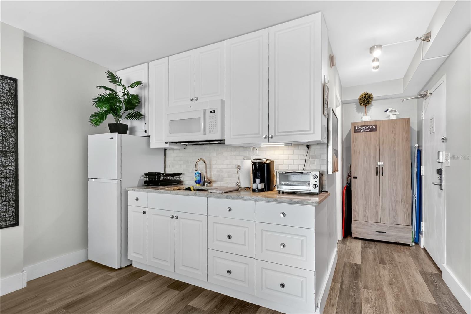 OCEANSIDE INN, A CONDO - Residential