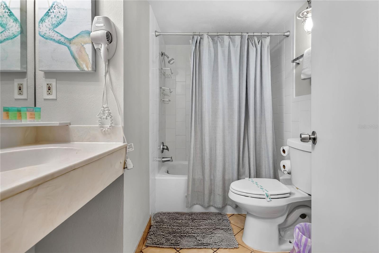 OCEANSIDE INN, A CONDO - Residential