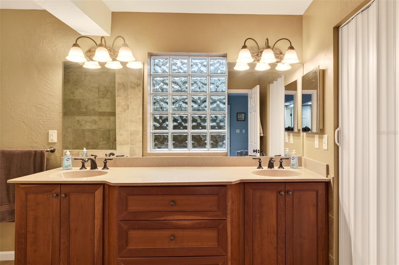 RIVER RDG - Residential