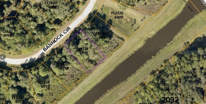 Build Your Dream Home on Bannock Circle! ??
Take advantage of this fantastic opportunity to own a prime residential lot on Bannock Circle, located in the growing and desirable community of North Port, FL 34288. This peaceful, undeveloped area is surrounded by newer homes and natural beauty, offering the perfect setting for your future home. With no HOA, no CDD, and no flood zone (Zone X), this property provides flexibility and peace of mind. Conveniently located near I-75, shopping, dining, schools, and parks, and just a short drive to pristine Gulf Coast beaches, Warm Mineral Springs, and Wellen Park.
??? Zoned for single-family residential use
?? Utilities nearby
?? Quiet and private setting with room to grow
Don't miss out—secure your piece of Florida paradise today!