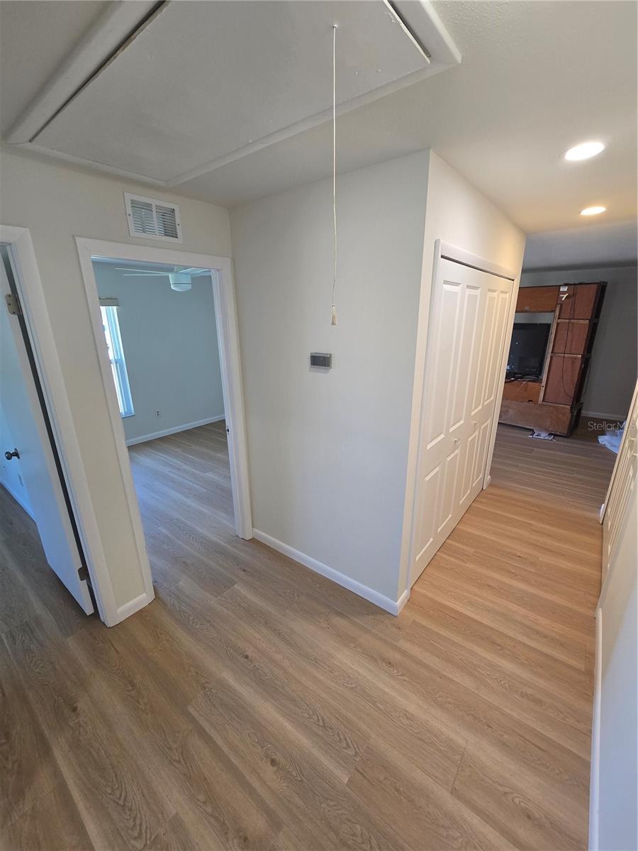 BENT TREE - Residential