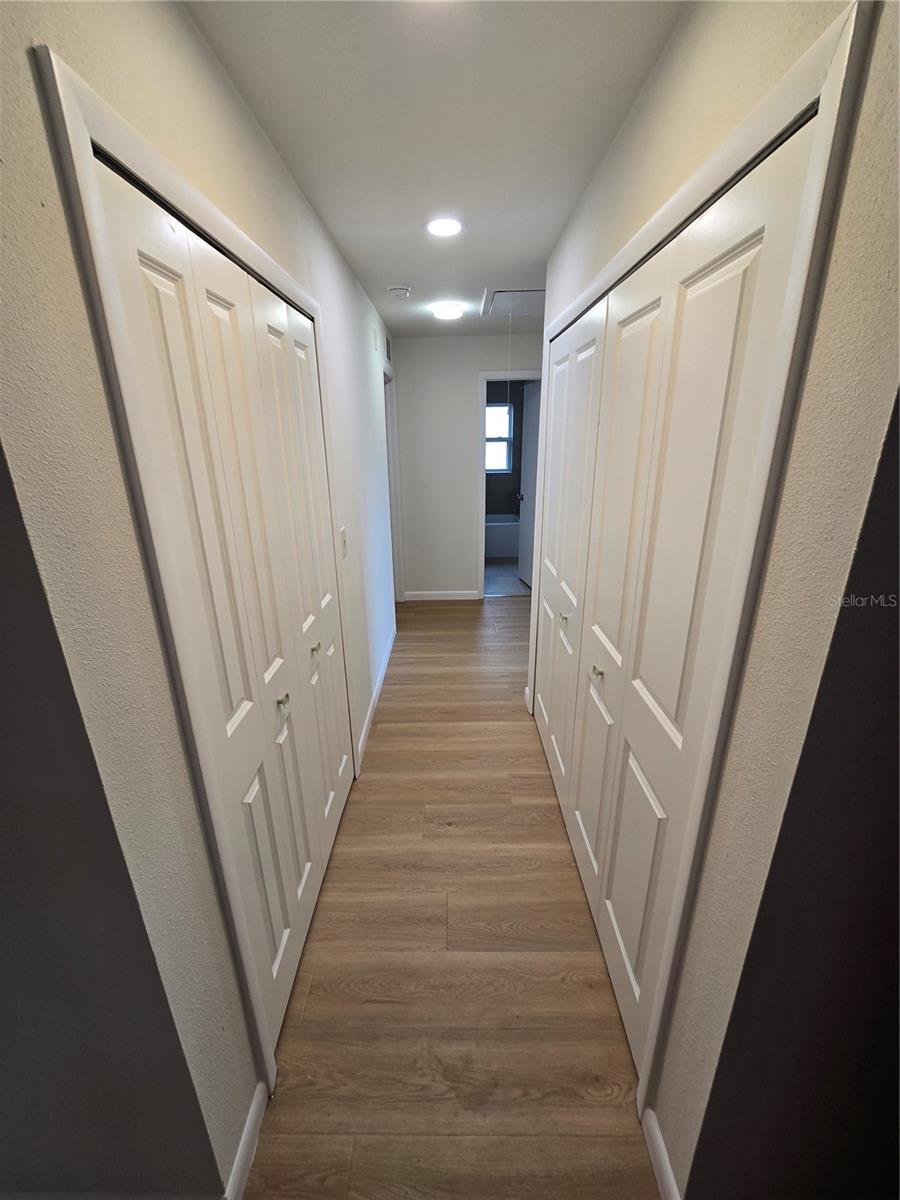 BENT TREE - Residential