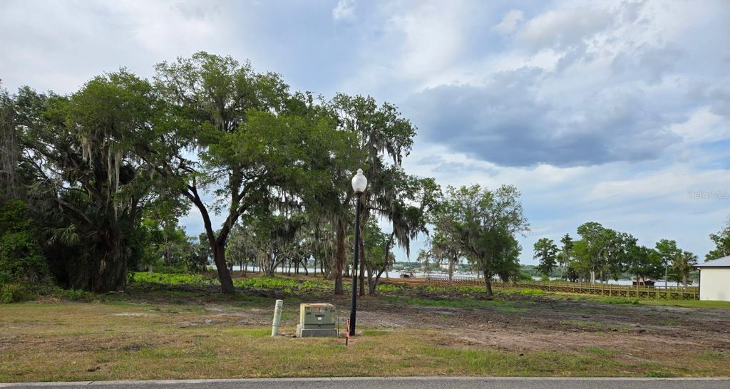 Photo of Blue Heron Circle #Lot K-10, Tavares, FL 32778 (MLS # TB8412848)