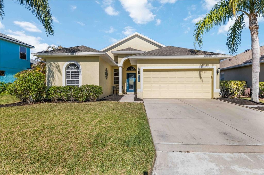 Photo of 5220 Lakehurst Court, Palmetto, FL 34221 (MLS # A4684065)