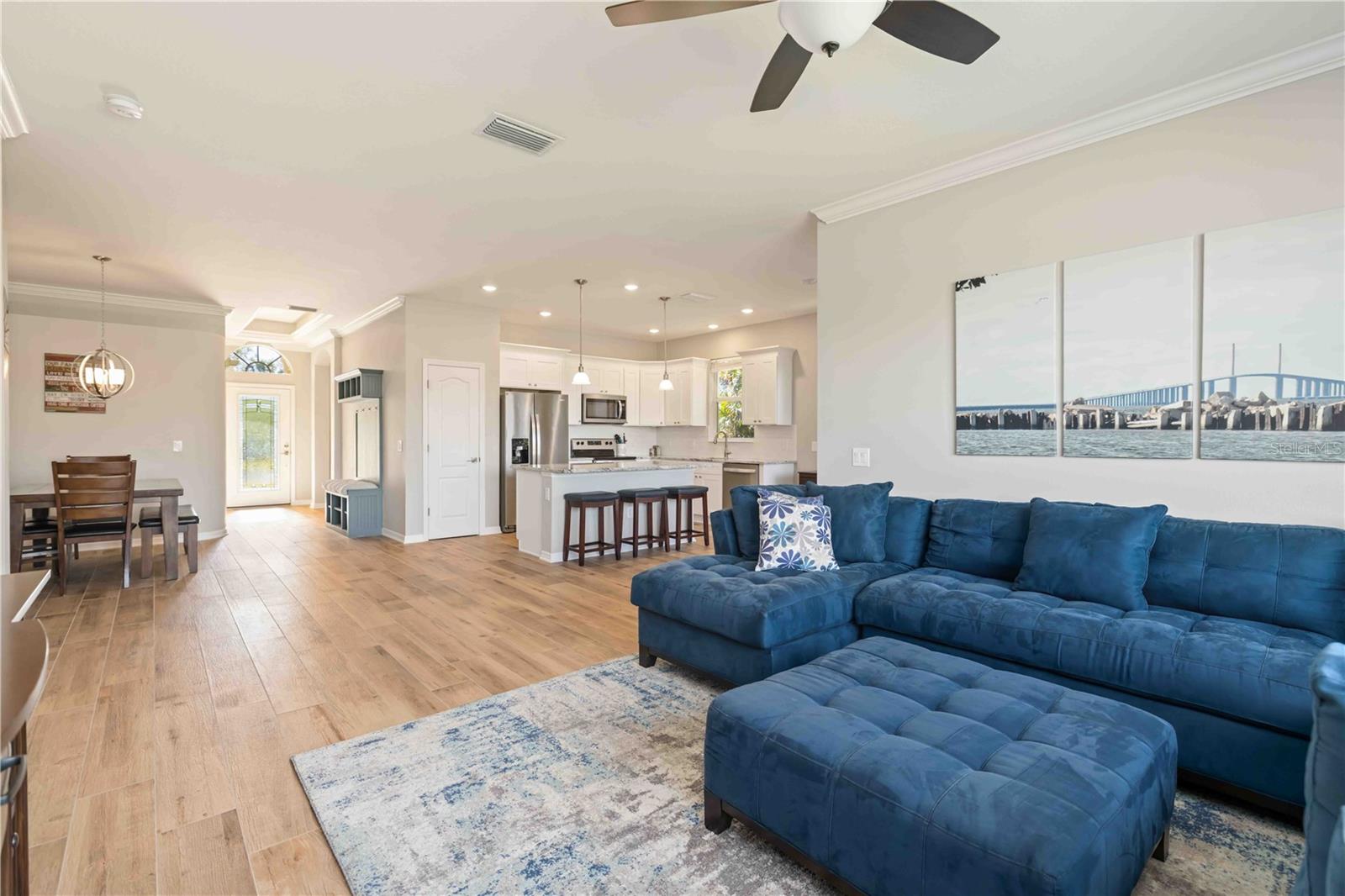 5220 LAKEHURST COURT