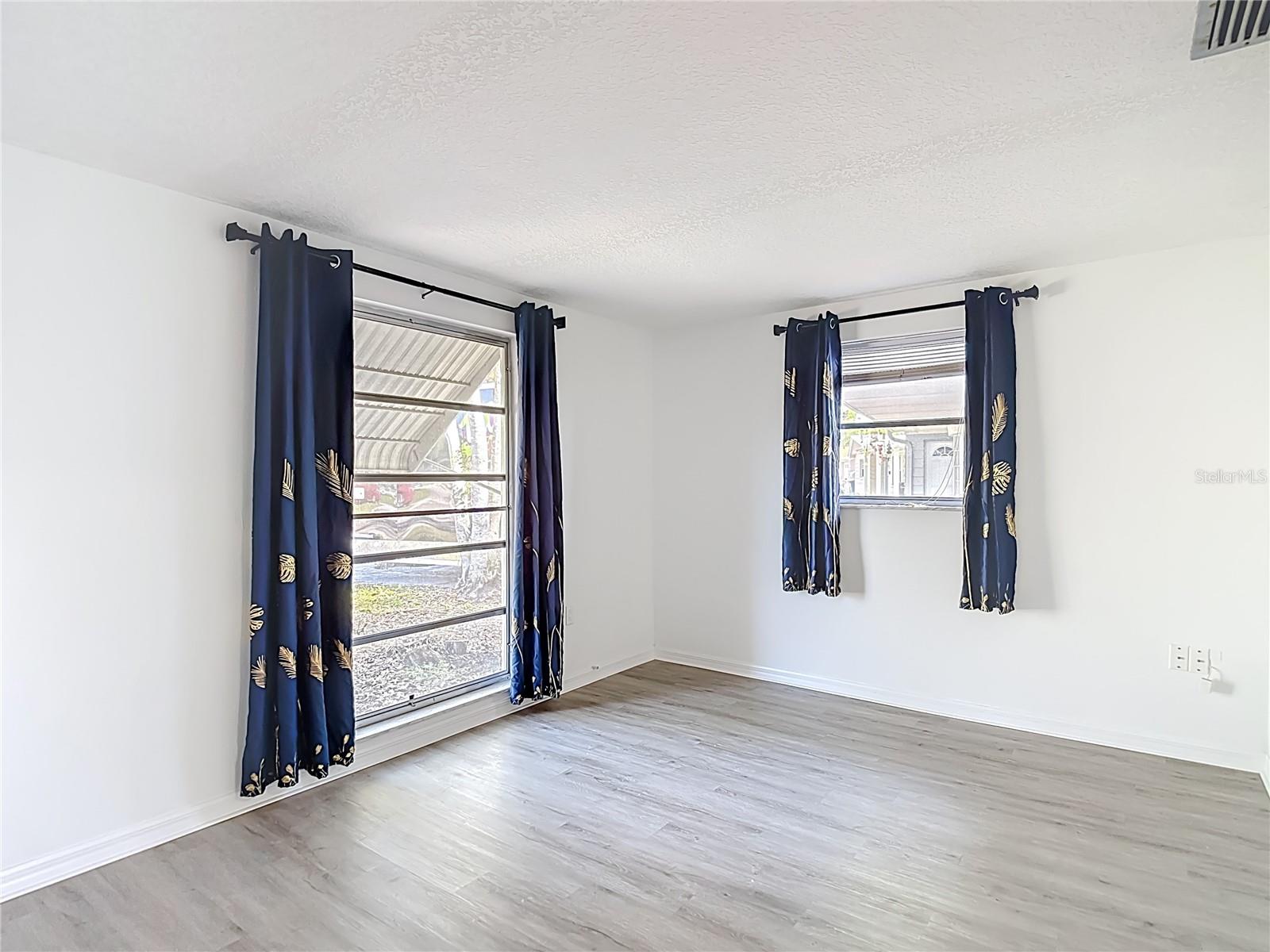 BEACON SQUARE - Residential