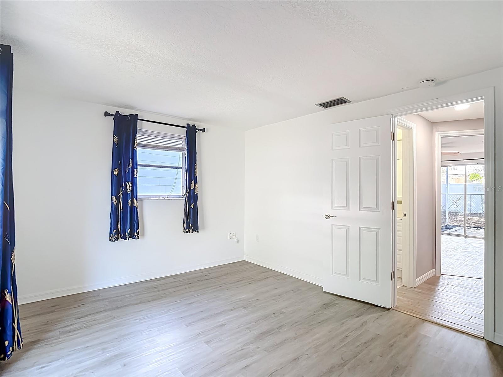 BEACON SQUARE - Residential