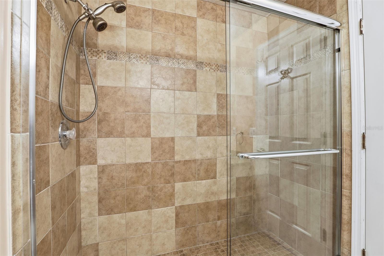 LEXINGTON CLUB - Residential