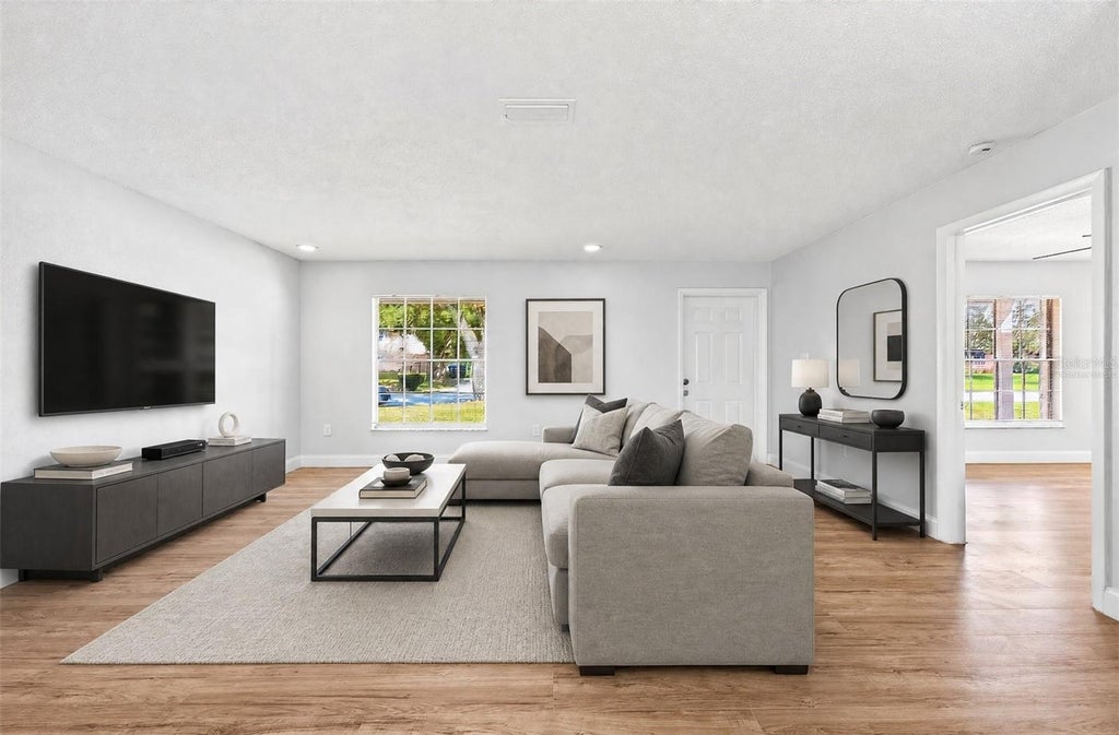 Photo of 1752 Peachwood Lane, Orlando, FL 32818 (MLS # O6446606)