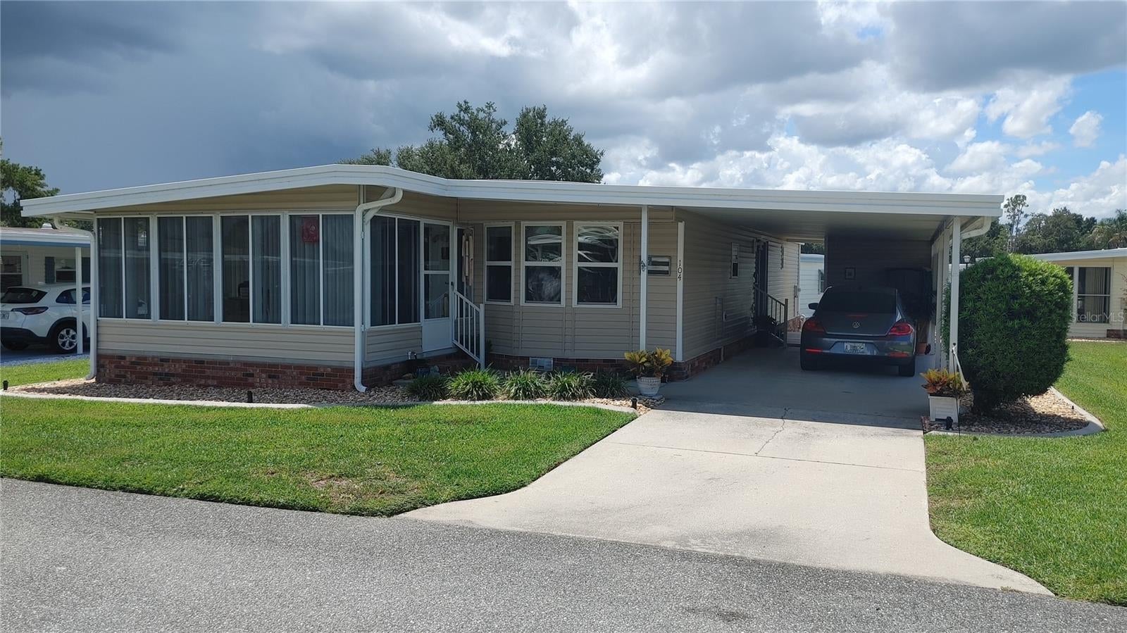 104 CALADIUM STREET - Photo 2