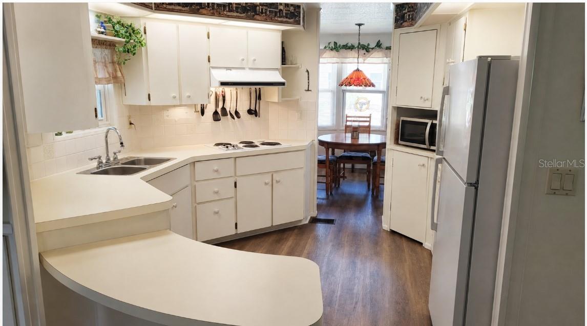 104 CALADIUM STREET - Photo 4