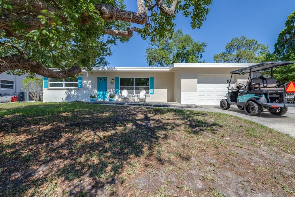 Photo of 942 Dumont Drive, Dunedin, FL 34698 (MLS # TB8507684)