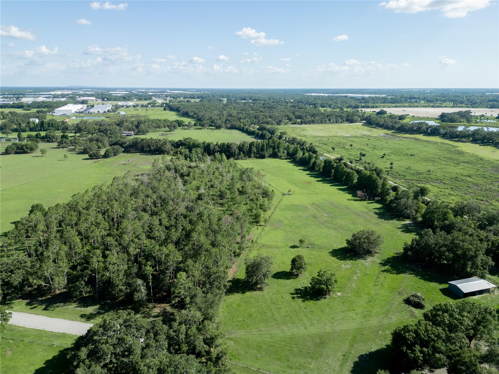 COUNTRY CLASS FARMS - Land