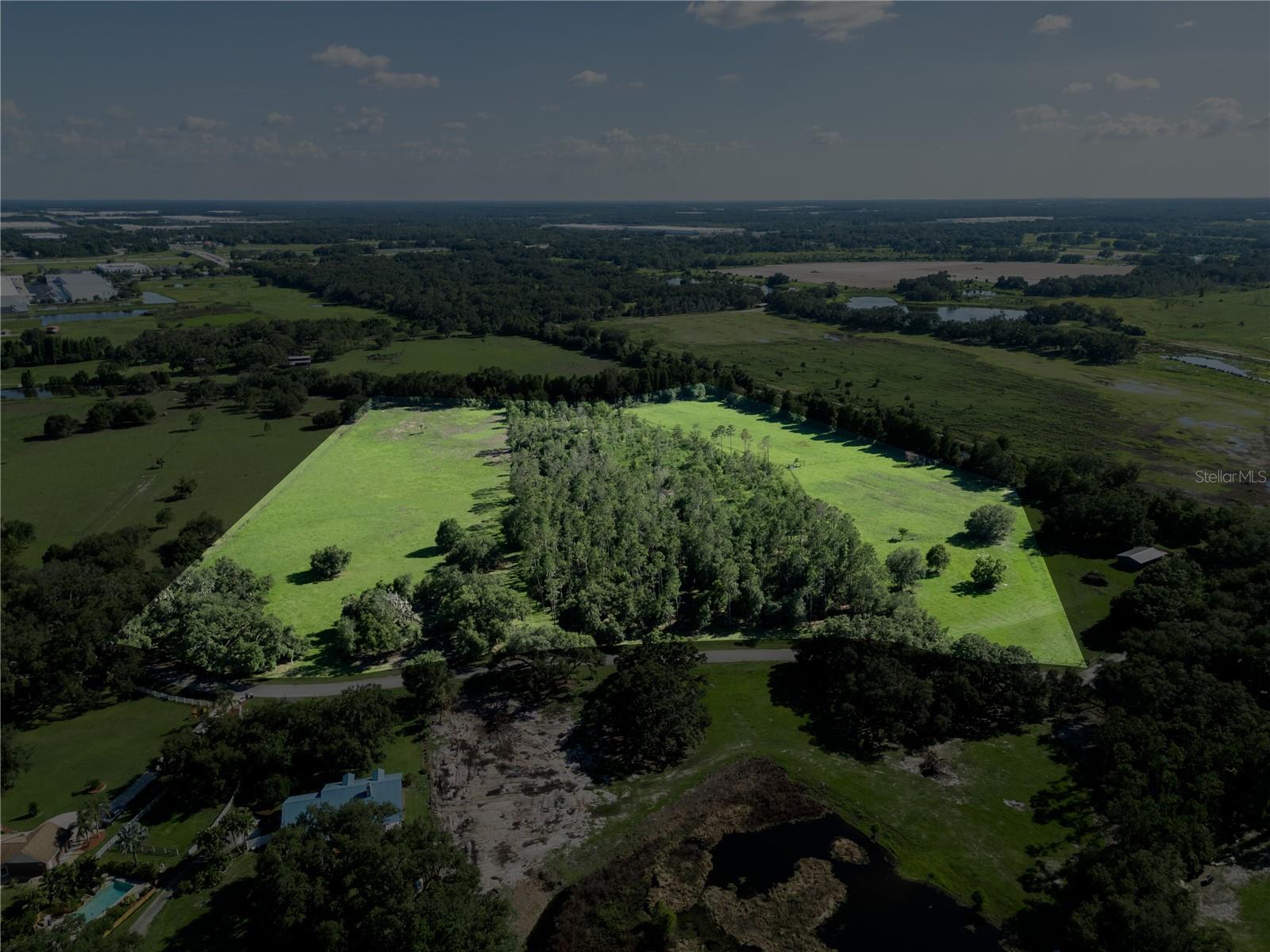 COUNTRY CLASS FARMS - Land