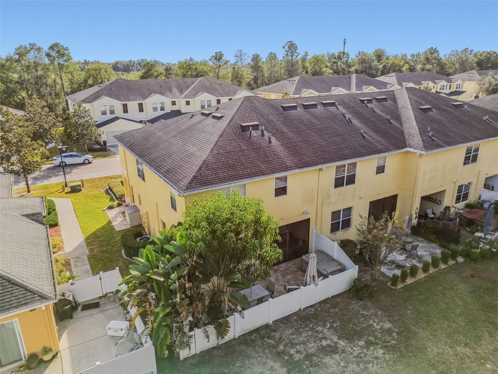 LEXINGTON COMMONS - Residential