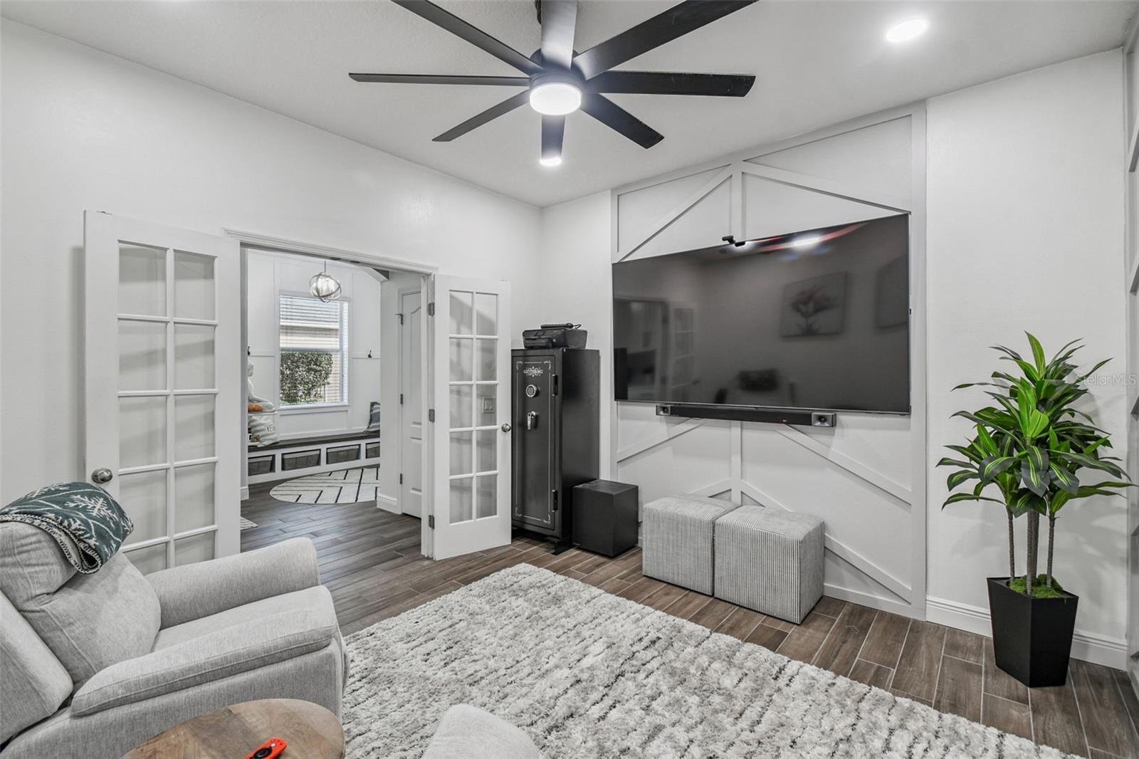 LEXINGTON COMMONS - Residential