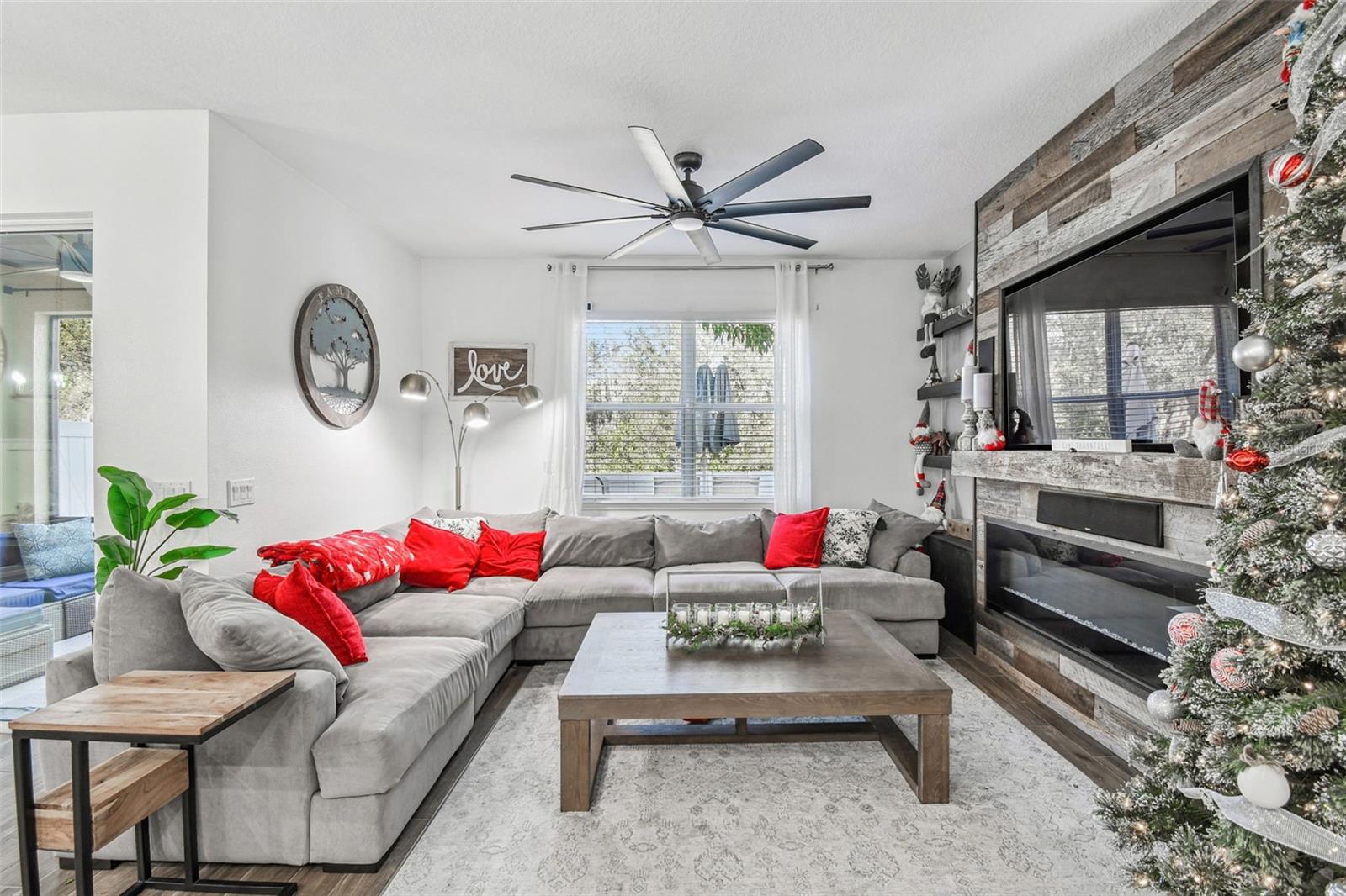 LEXINGTON COMMONS - Residential