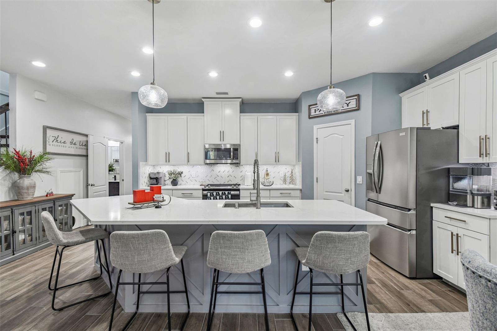 LEXINGTON COMMONS - Residential