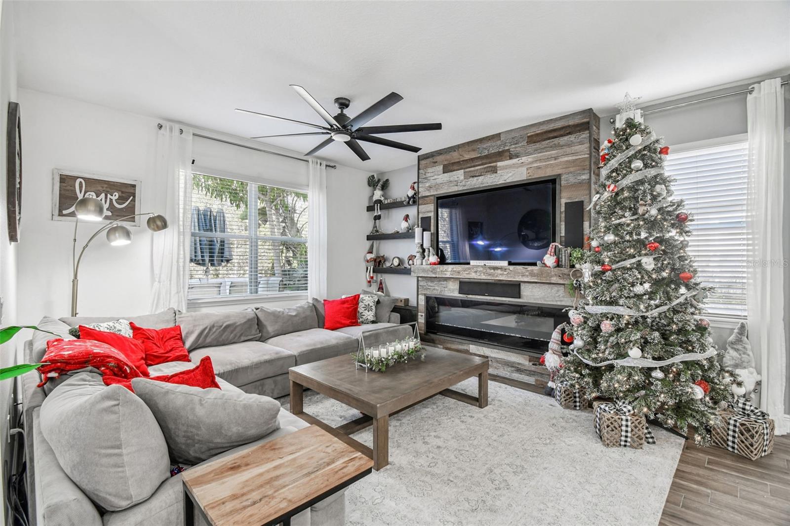 LEXINGTON COMMONS - Residential