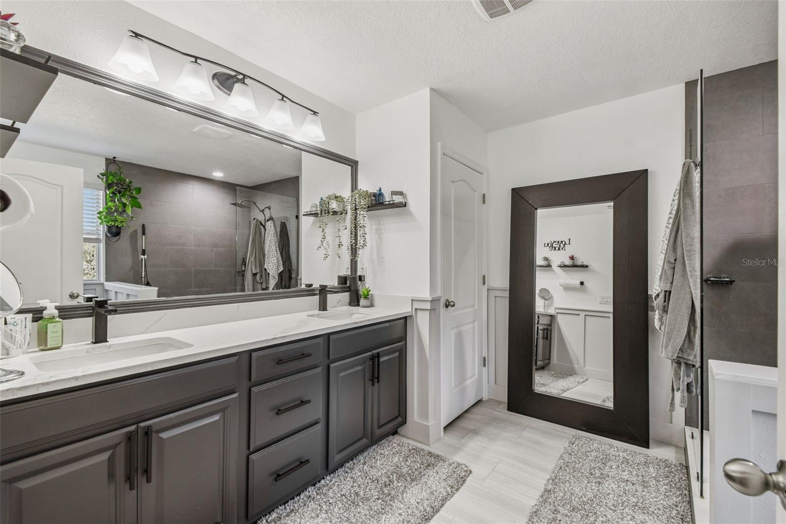 LEXINGTON COMMONS - Residential