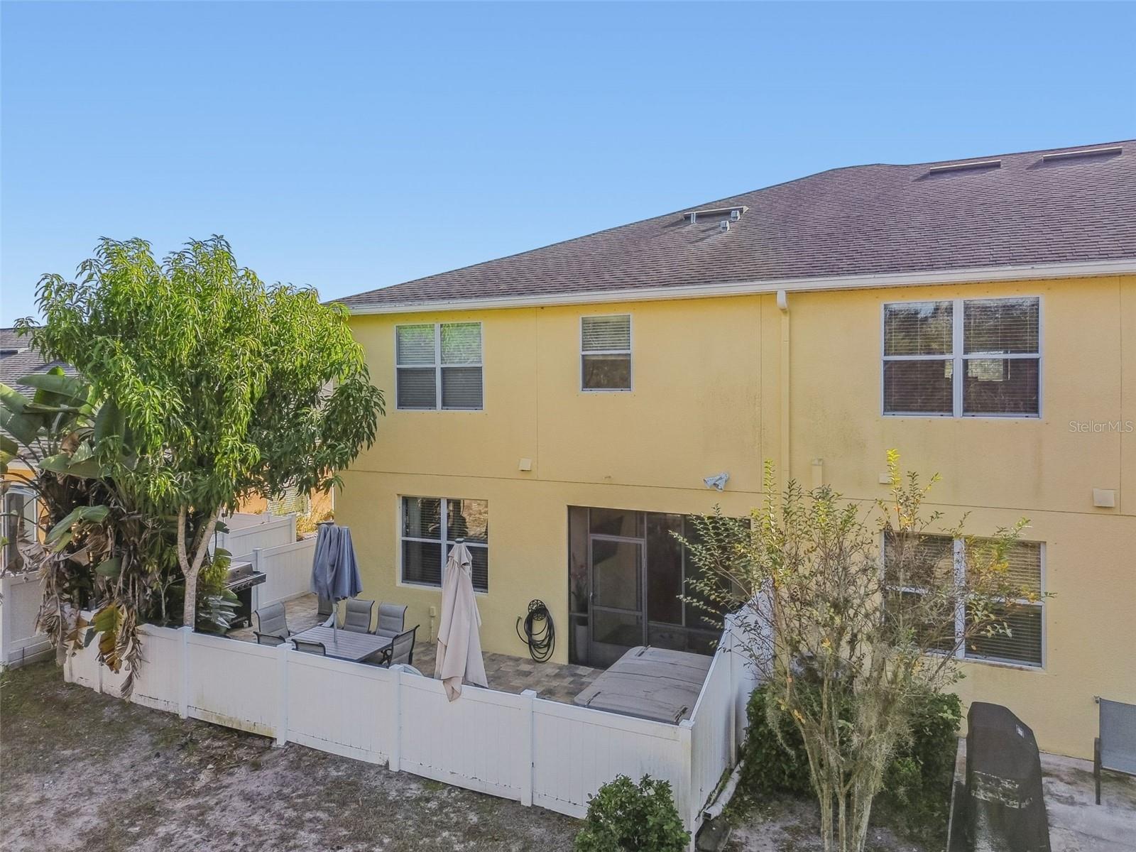 LEXINGTON COMMONS - Residential