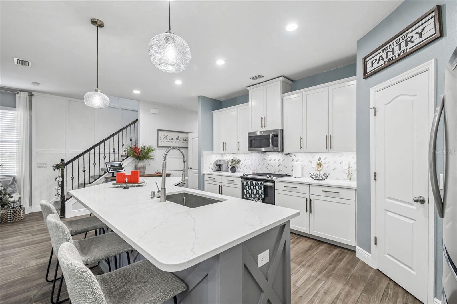 LEXINGTON COMMONS - Residential