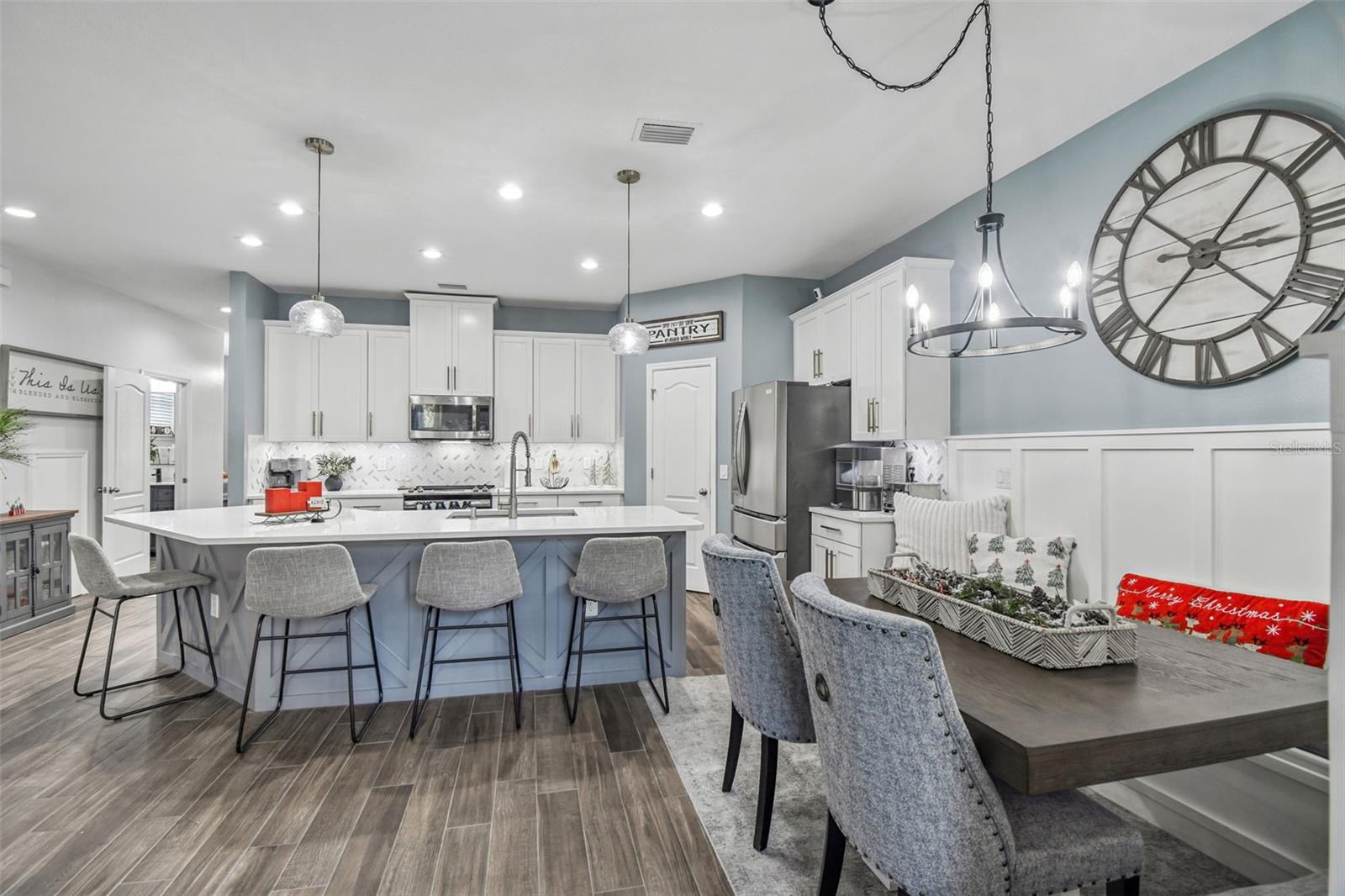 LEXINGTON COMMONS - Residential