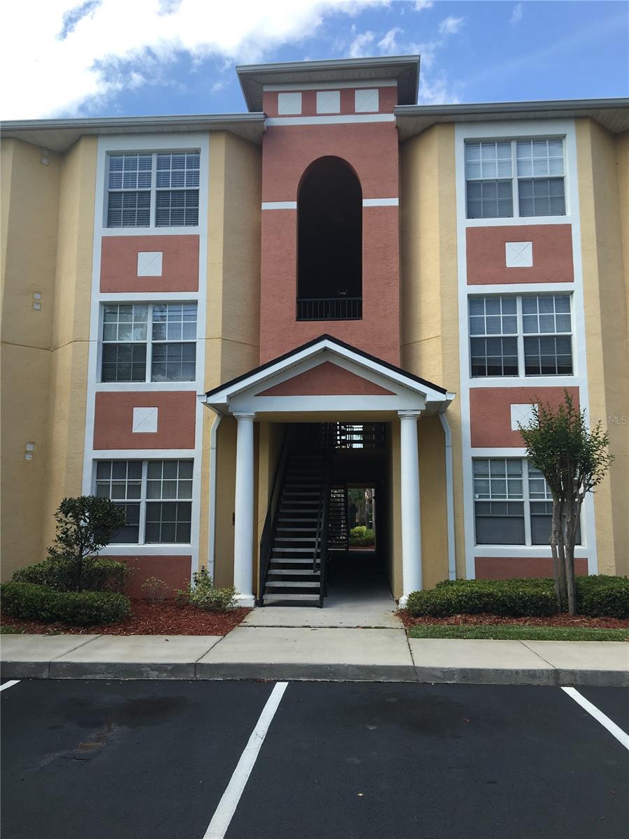 2-Bedroom Condo in Gated Palms Villa – Prime Location!
Welcome to this beautifully 2-bedroom, 2-bathroom condo, ideally situated on the second floor of the gated Palms Villa community. This move-in-ready home features:
Enjoy a bright and comfortable living space in a central location—just minutes from the Florida Mall, Orlando International Airport, top shopping centers, highly rated schools, and world-famous Disney parks.
The community offers outstanding amenities, including:
• Resort-style swimming pool
• Fully equipped fitness center
• Playground and green spaces