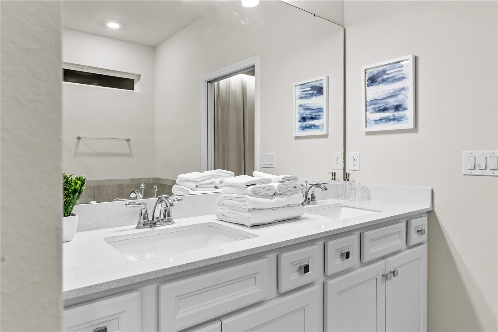 WINDSOR CAY - Residential