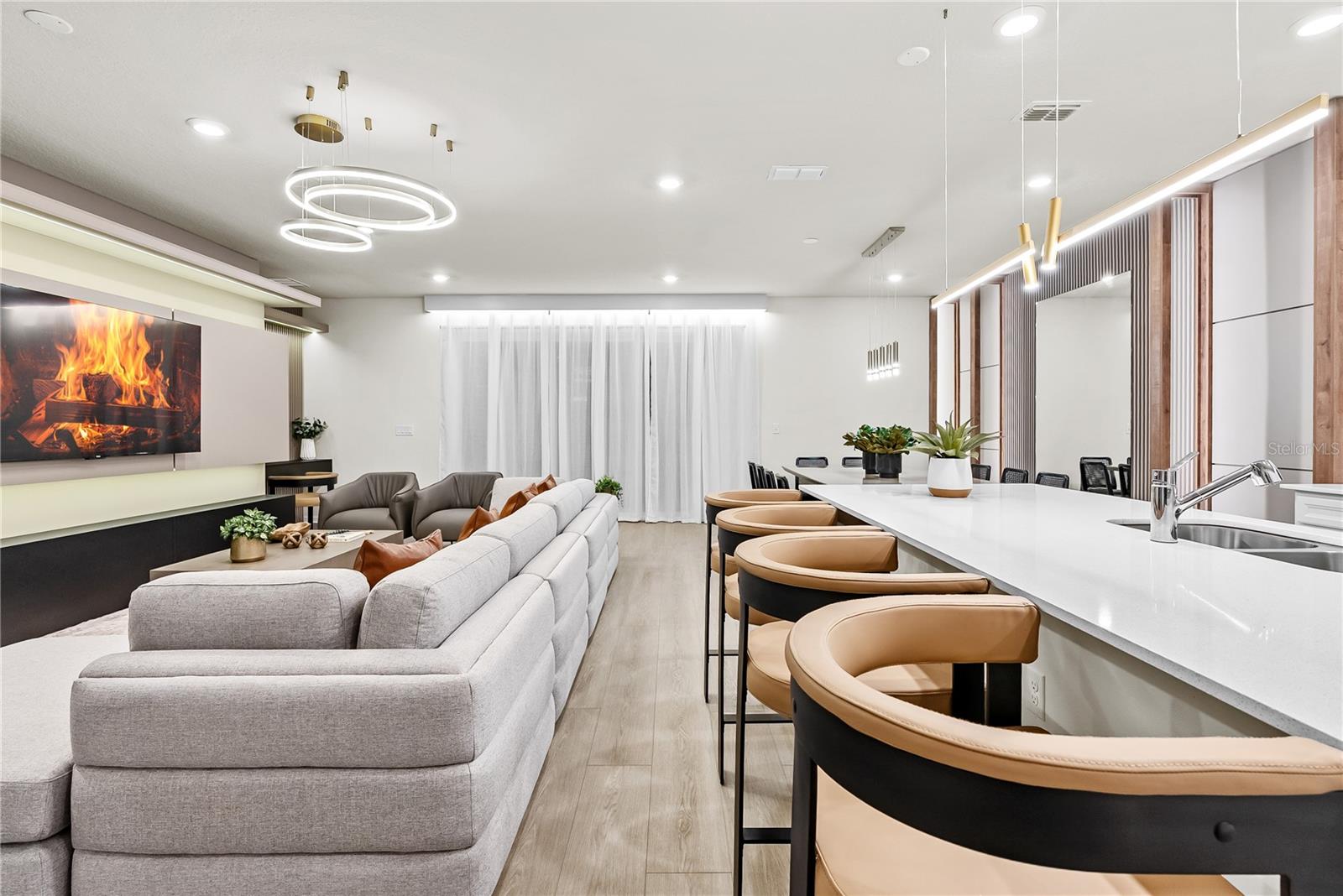 WINDSOR CAY - Residential