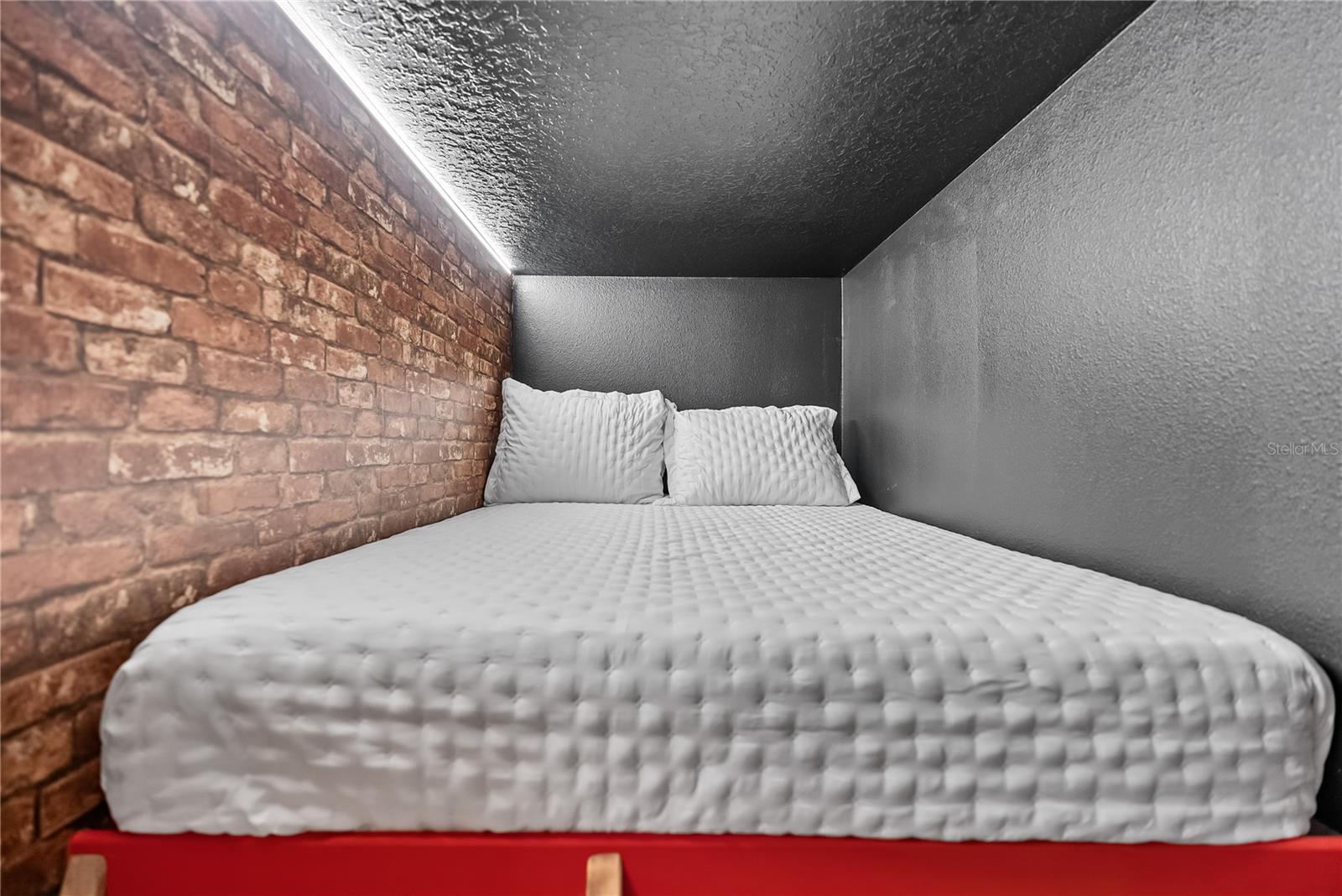 WINDSOR CAY - Residential