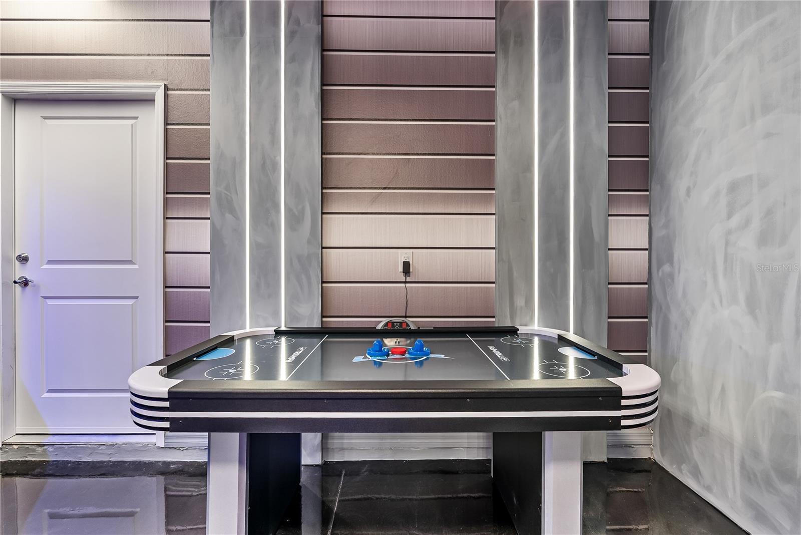 WINDSOR CAY - Residential