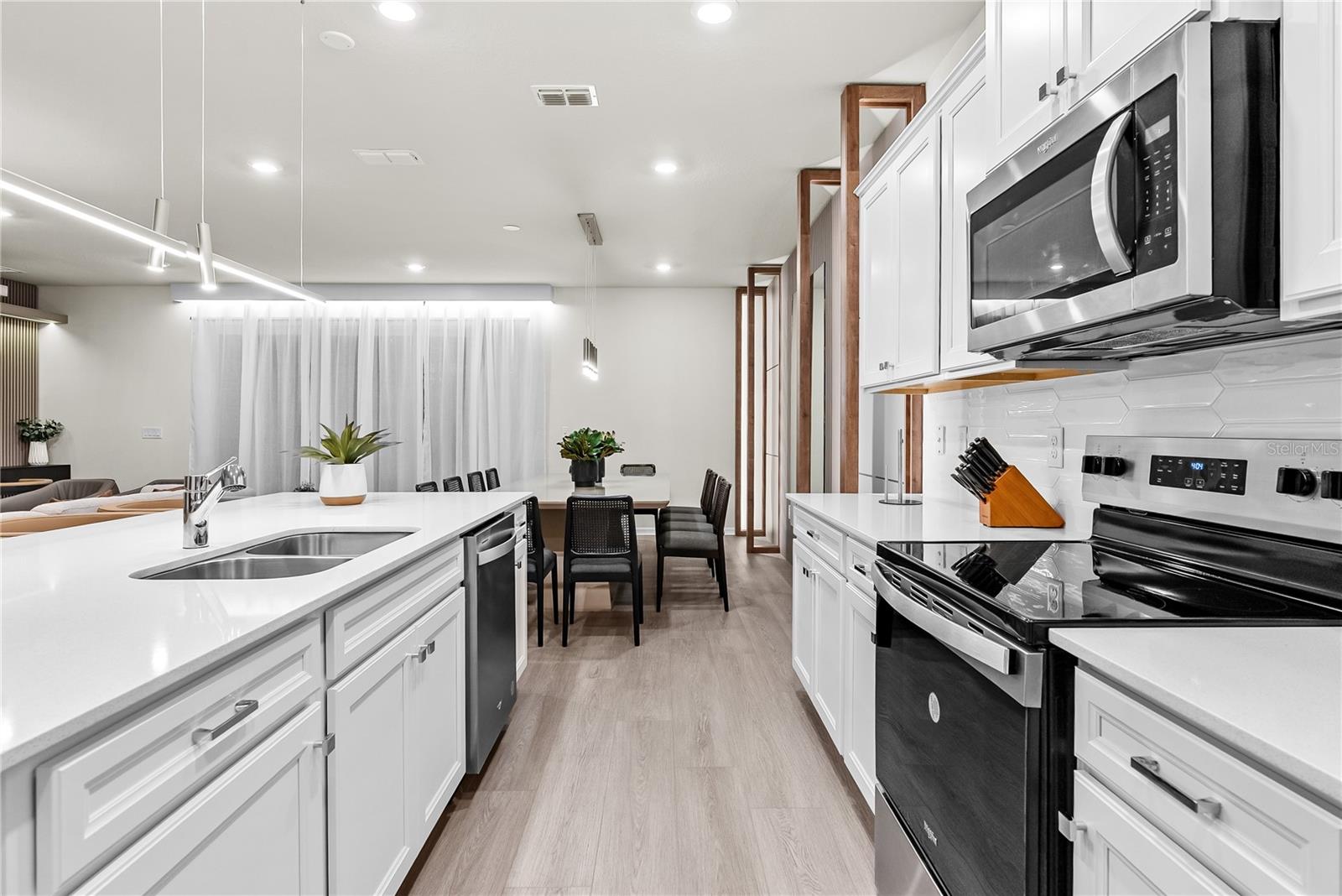 WINDSOR CAY - Residential