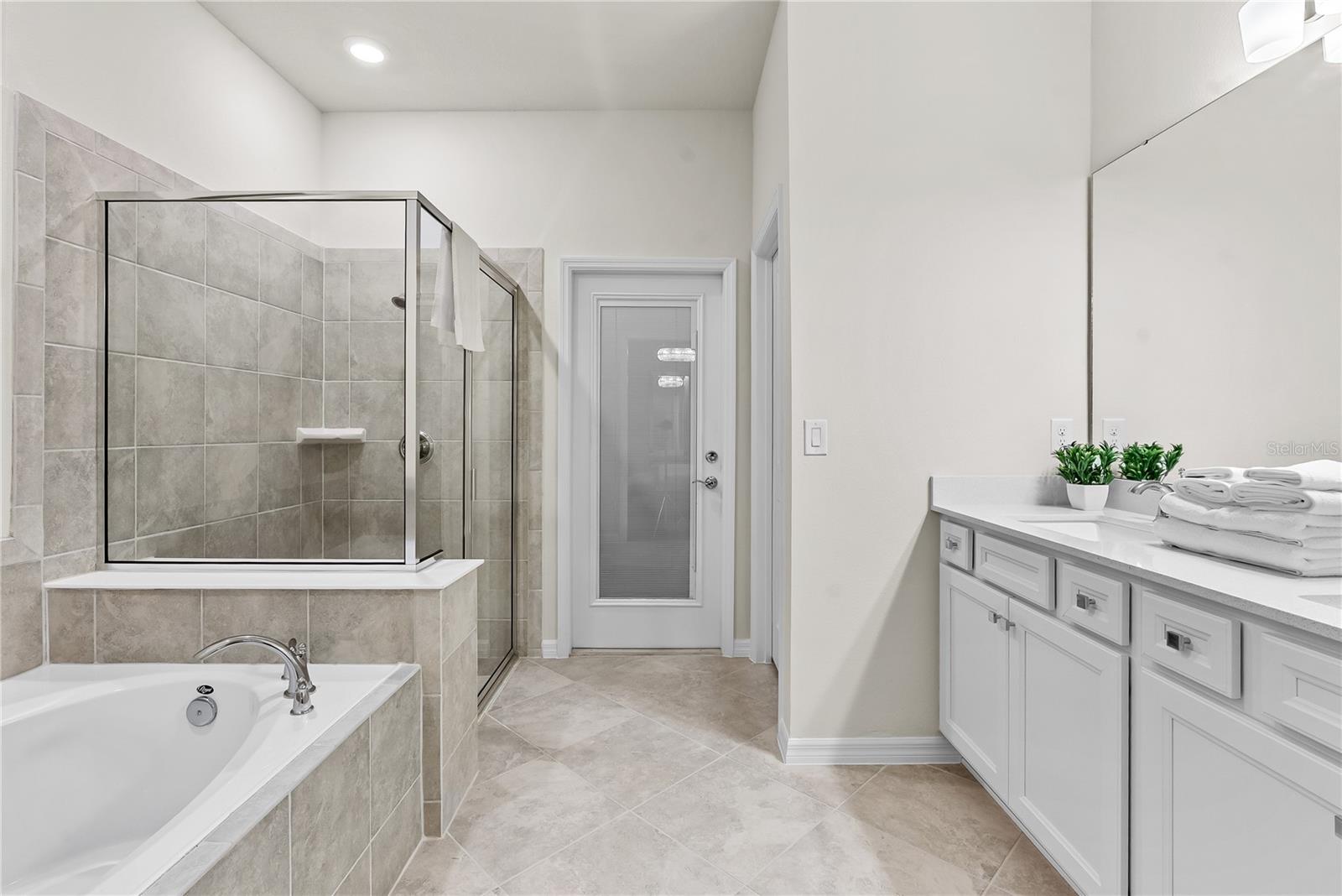 WINDSOR CAY - Residential