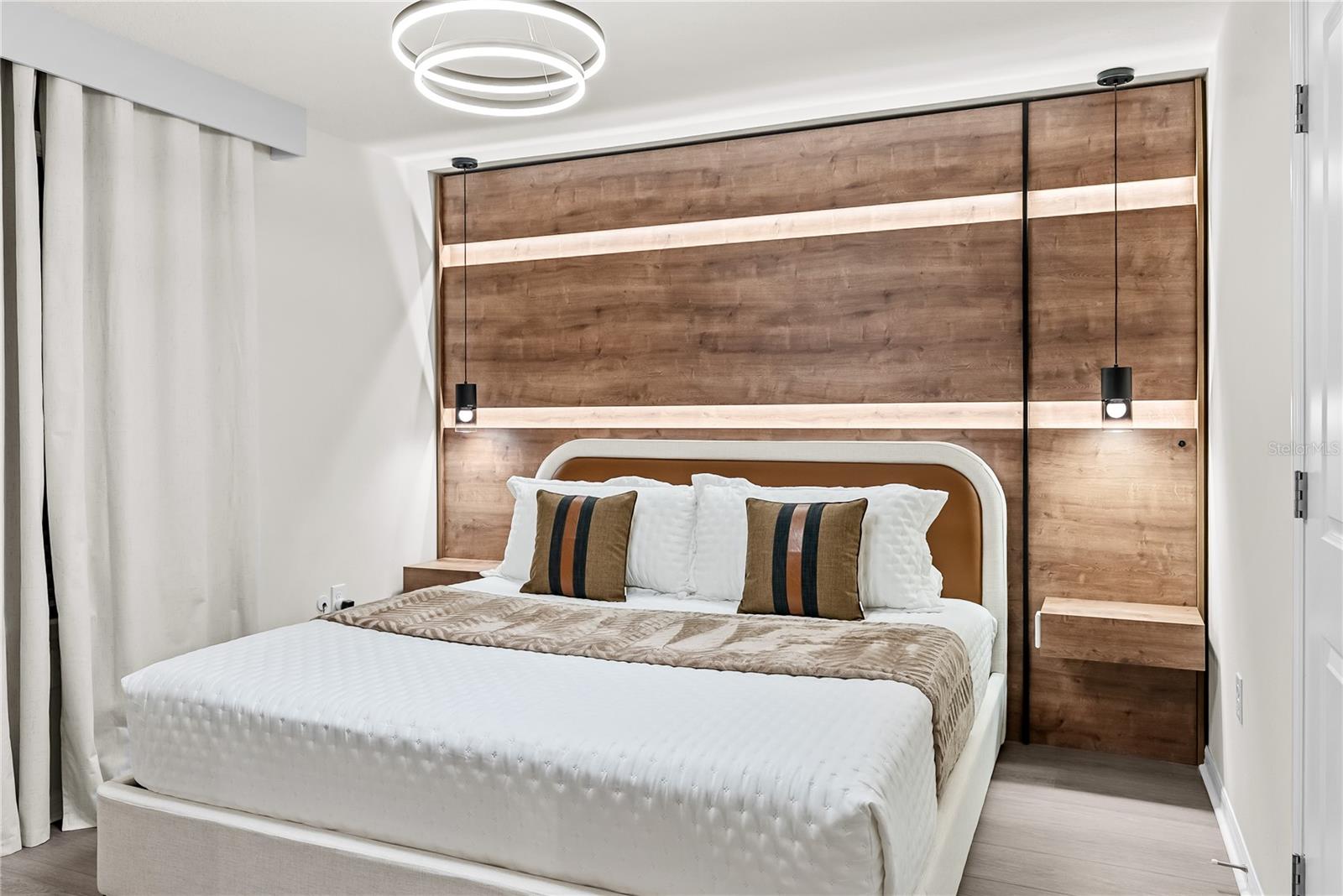 WINDSOR CAY - Residential