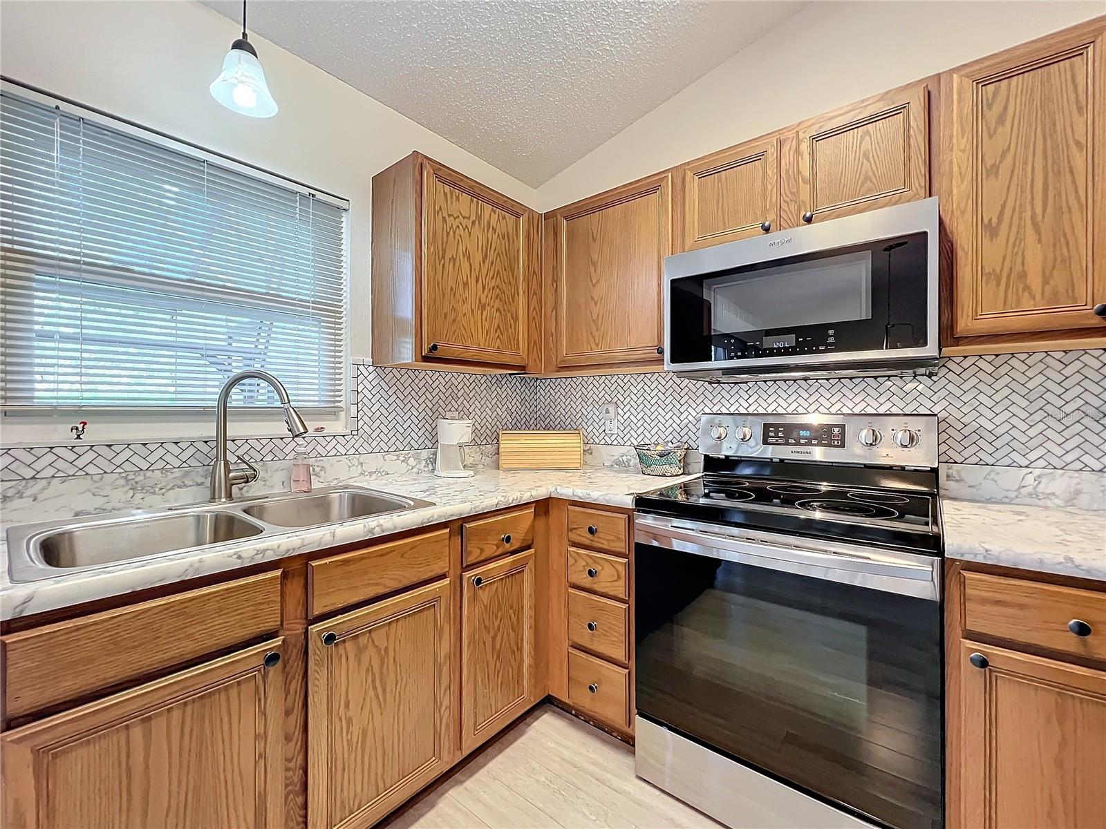 PLANTATION AT LEESBURG GREENTREE - Residential