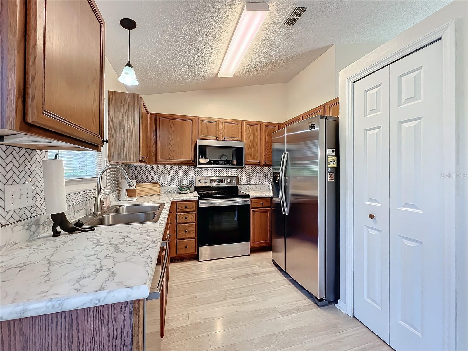 PLANTATION AT LEESBURG GREENTREE - Residential