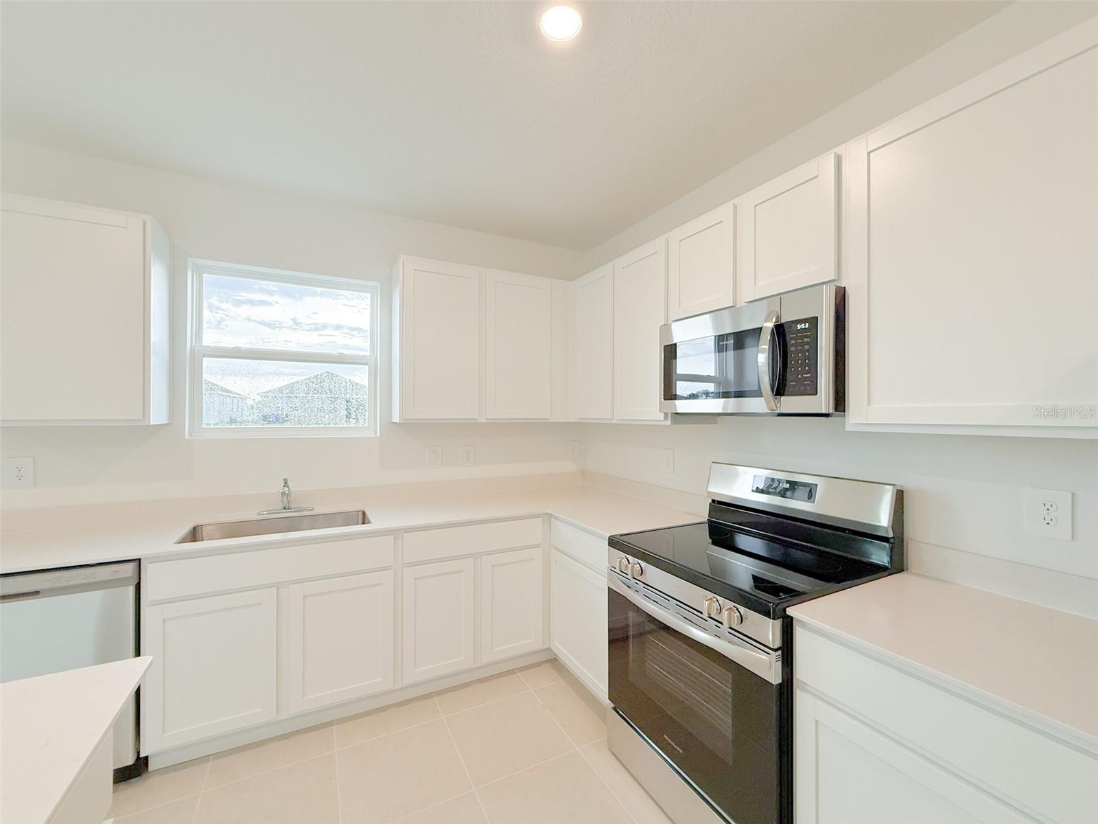 KNIGHTSBRIDGE PH 1 - Residential Lease