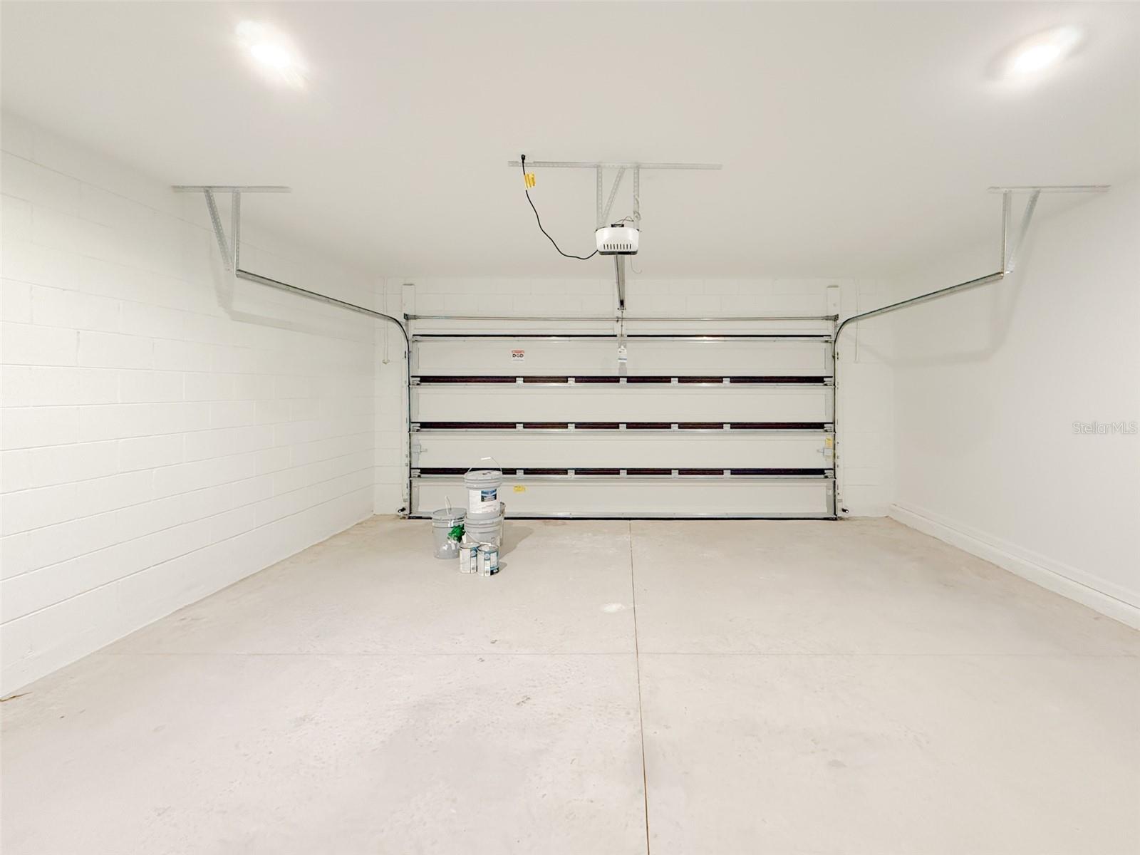 KNIGHTSBRIDGE PH 1 - Residential Lease