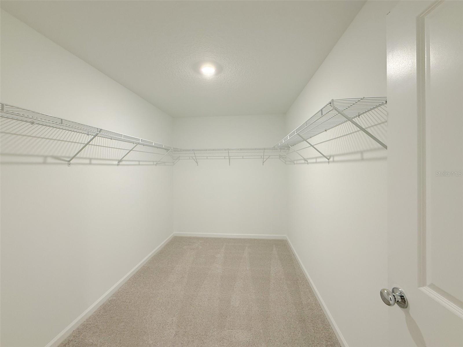 KNIGHTSBRIDGE PH 1 - Residential Lease