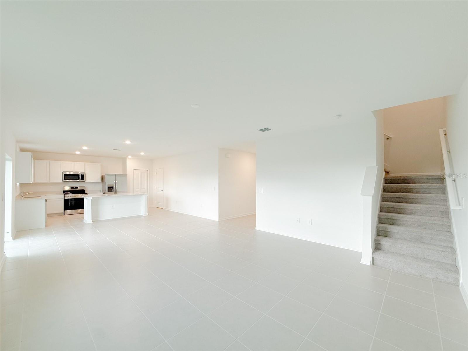 KNIGHTSBRIDGE PH 1 - Residential Lease