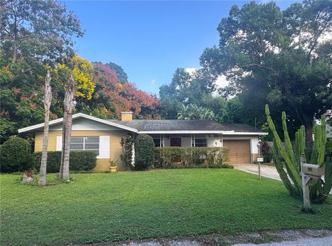 Photo of 1215 Groveland Avenue, Orlando, FL 32806 (MLS # O6356208) Photo of 1215 Groveland Avenue, Orlando, FL 32806 (MLS # O6356208)
