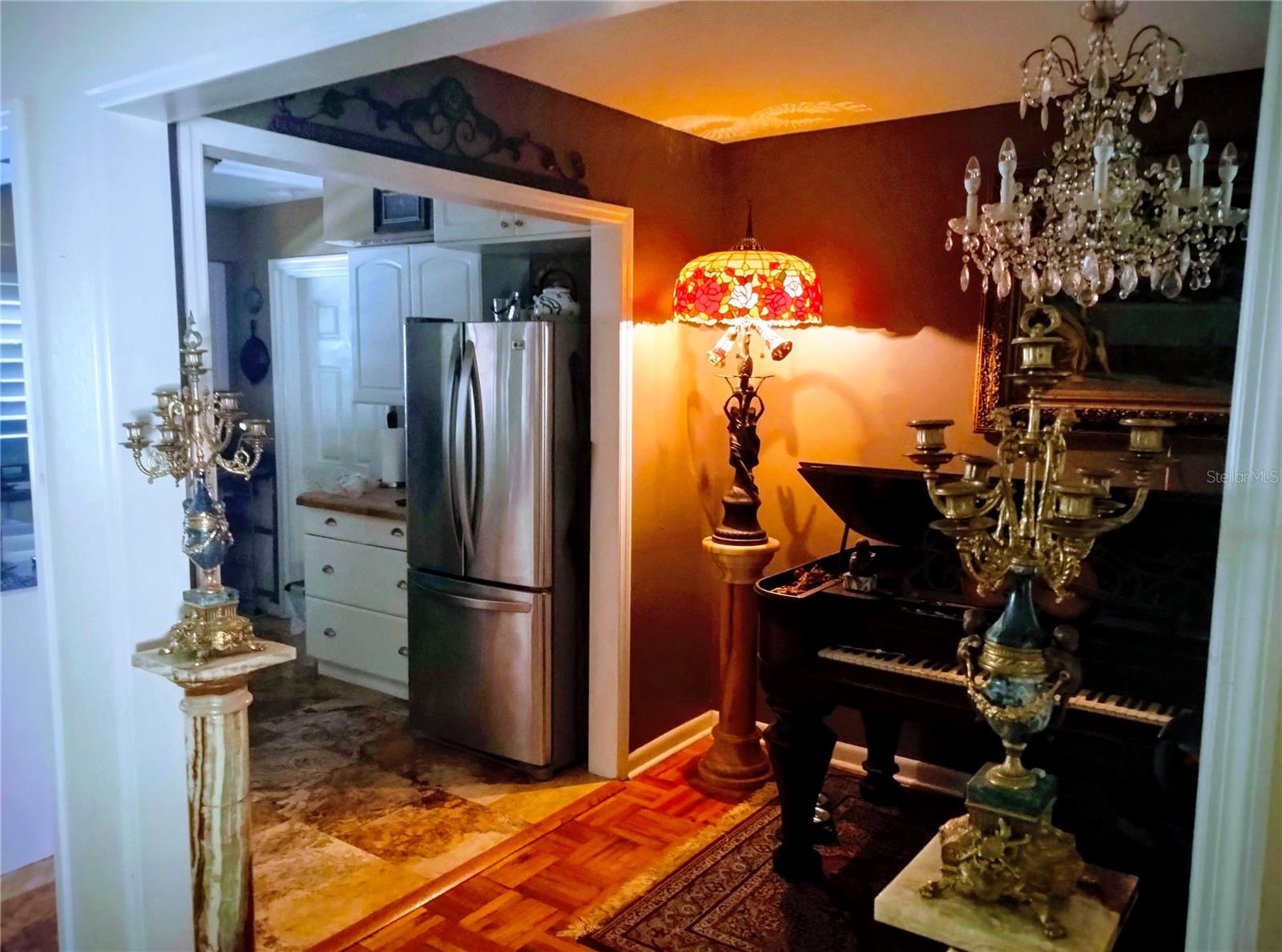 1215 GROVELAND AVENUE