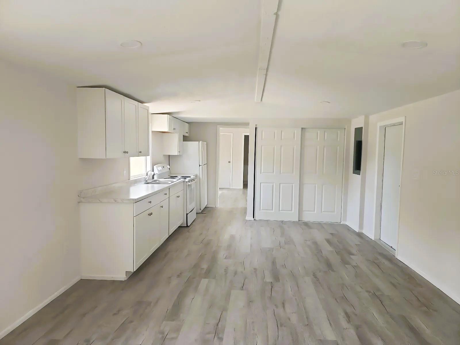 FLA DEV CO SUB - Residential Lease